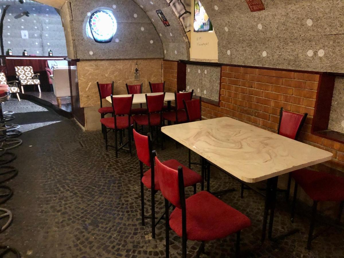 Whole Basement Former Pub 5 For Stag Do بودابست المظهر الخارجي الصورة