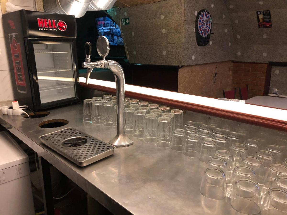 Whole Basement Former Pub 5 For Stag Do بودابست المظهر الخارجي الصورة