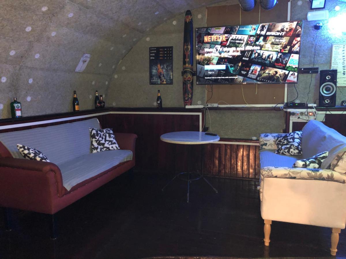 Whole Basement Former Pub 5 For Stag Do بودابست المظهر الخارجي الصورة