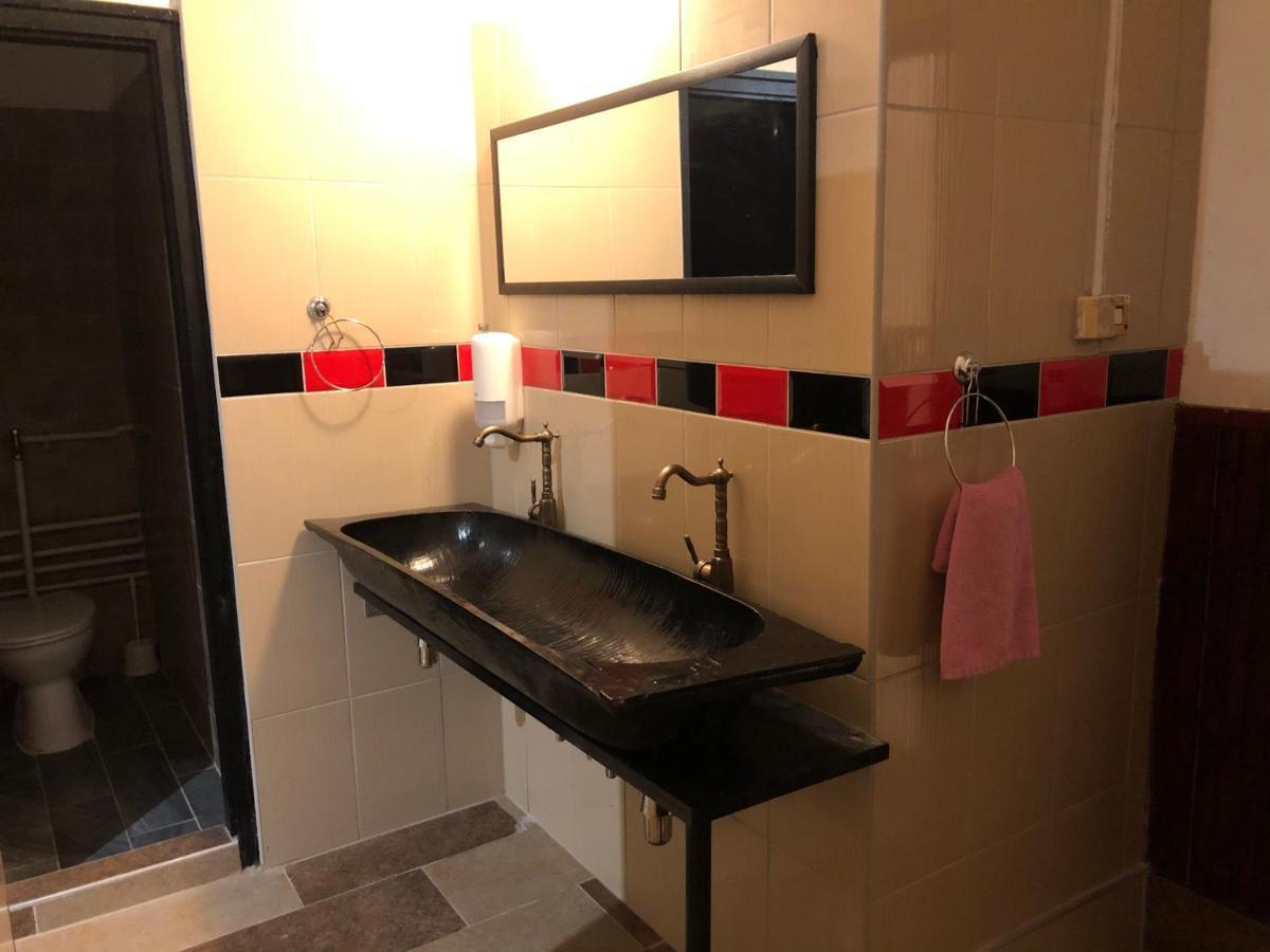Whole Basement Former Pub 5 For Stag Do بودابست المظهر الخارجي الصورة
