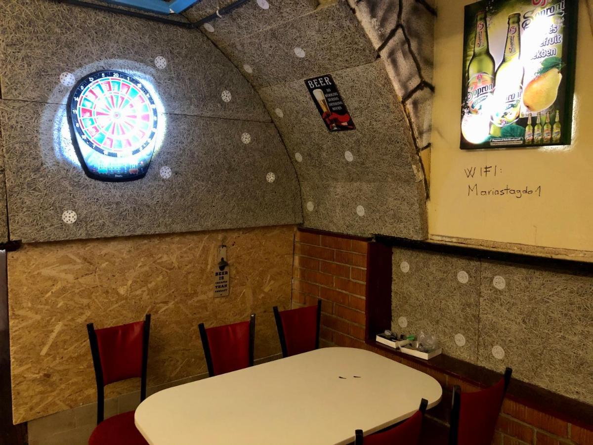 Whole Basement Former Pub 5 For Stag Do بودابست المظهر الخارجي الصورة