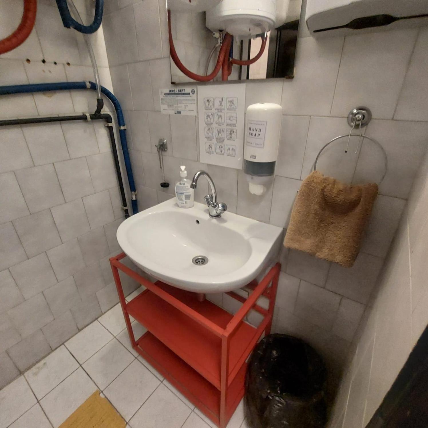 Whole Basement Former Pub 5 For Stag Do بودابست المظهر الخارجي الصورة